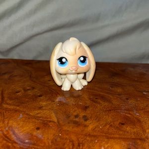 Littlest pet shop 95 Bunny